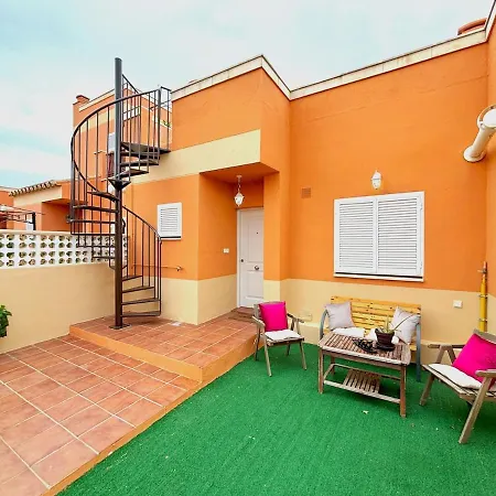 Evans Realty Bu Adosado & Aparcamiento & Piscina & Padel Holiday home *
